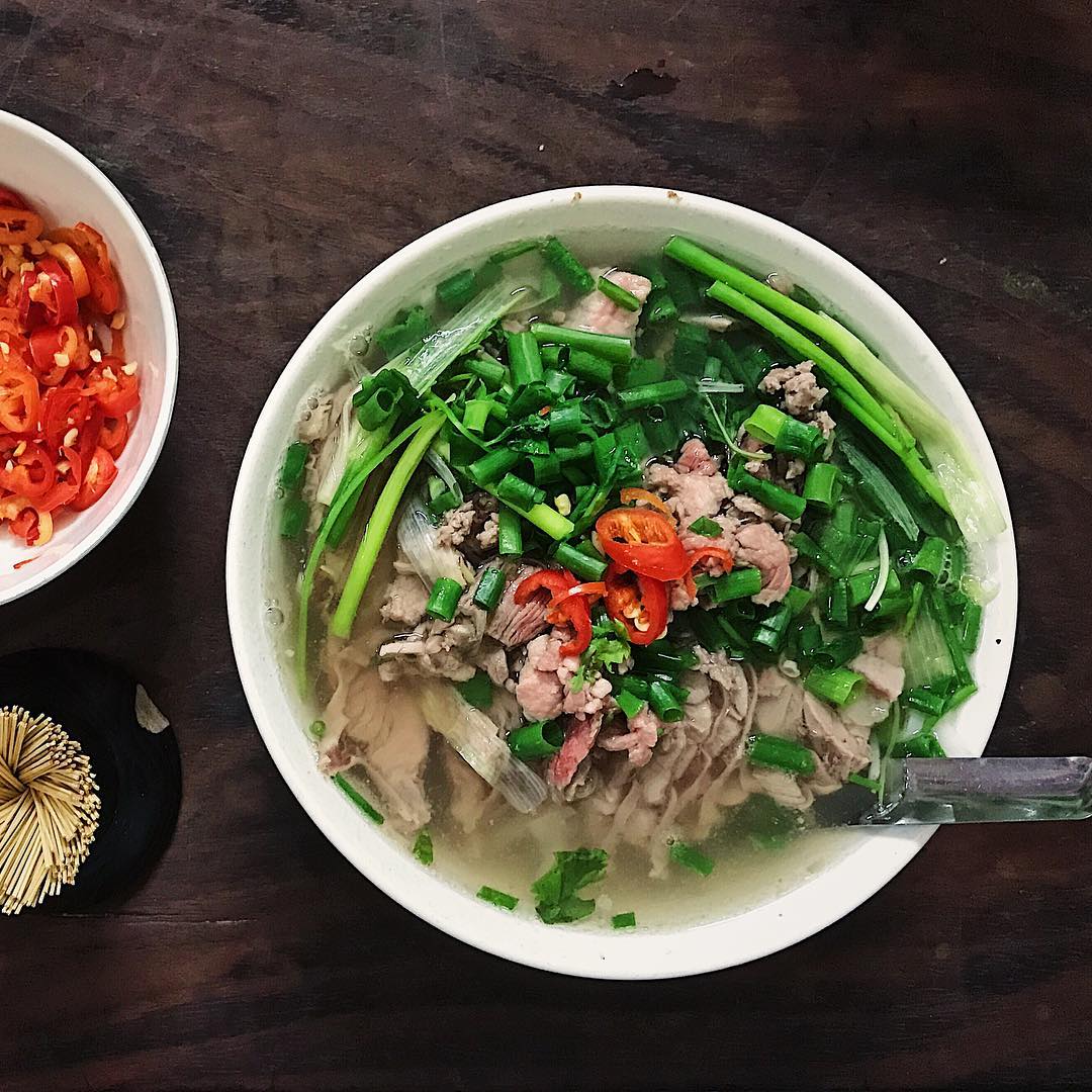 A GUIDE TO STREET FOOD IN HANOI